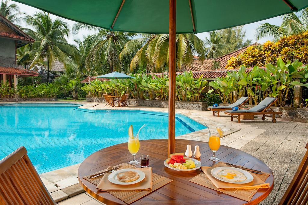 Sunrise Hotel Beach Pangandaran Exterior photo